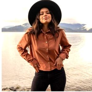 Jackson Rowe Aries Top In Sumac Colour Small